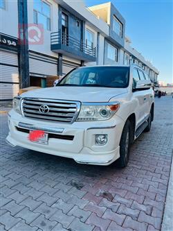 تۆیۆتا لاند کروزەر